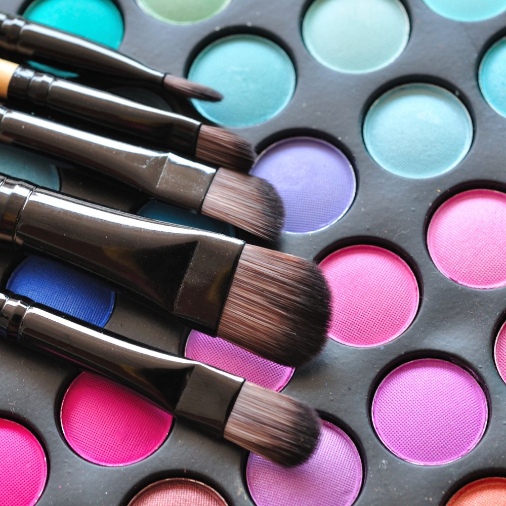 Eye Shadow (आई शेडो)